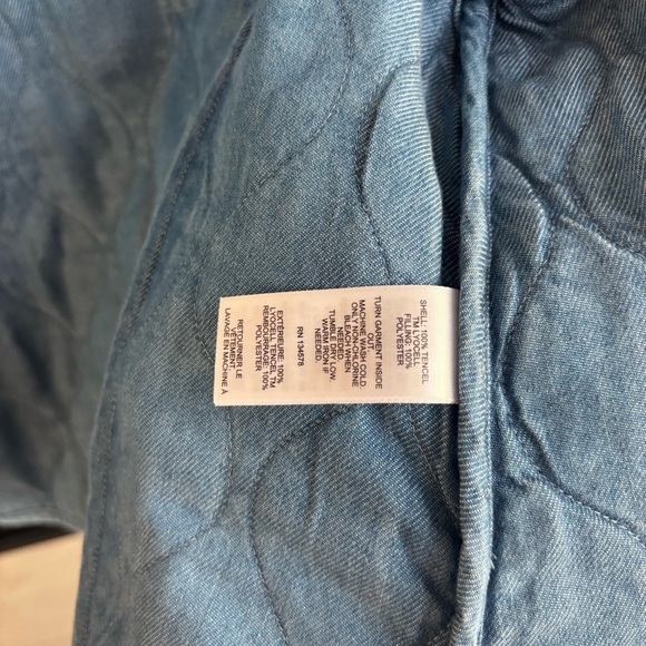 Vineyard Vines Chambray Quilted Jacket, Size M - Picture 14 of 14